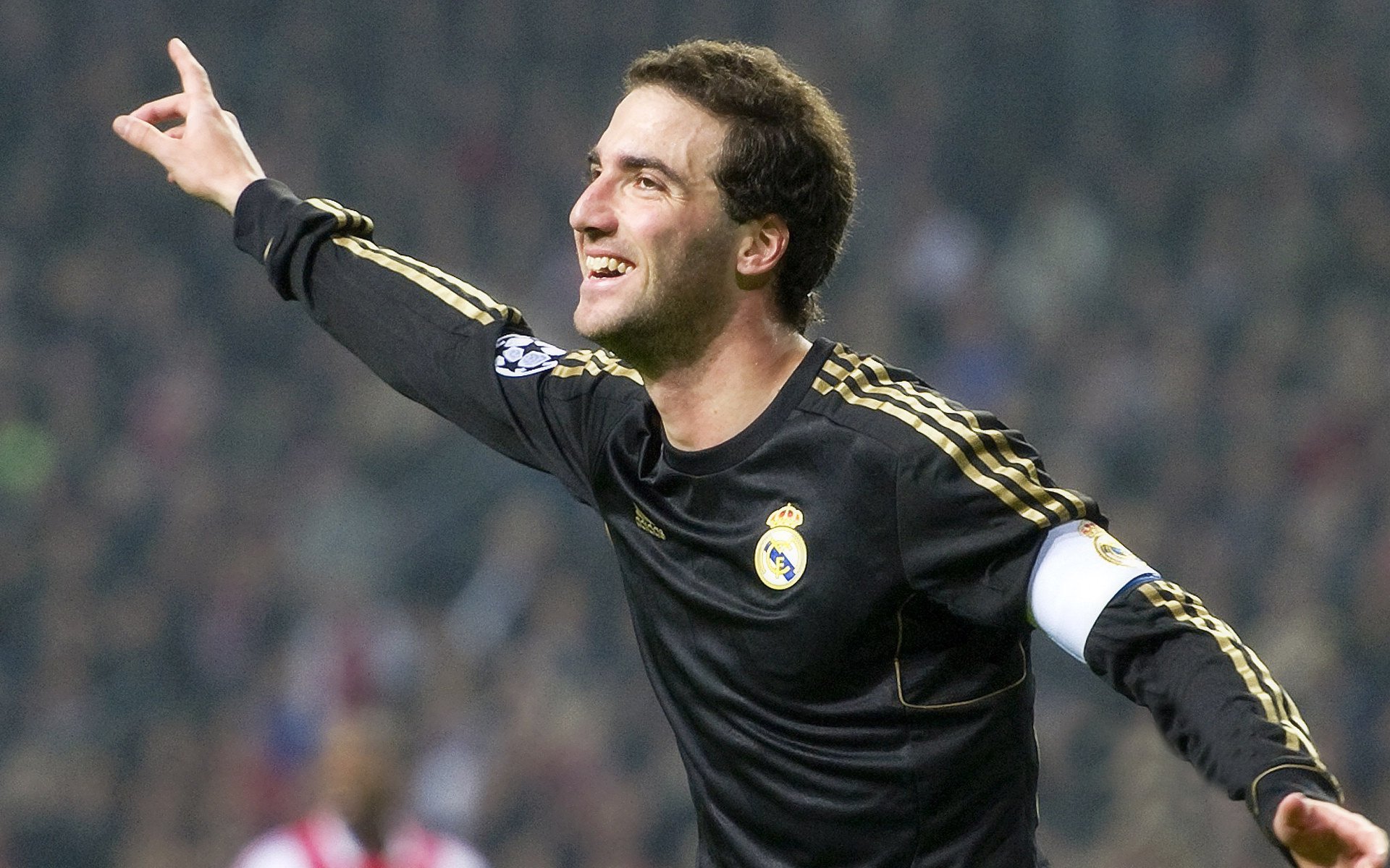 爱游戏体育（AYX）官方APP下载-西甲技艺高超：盘带和远射成比赛亮点