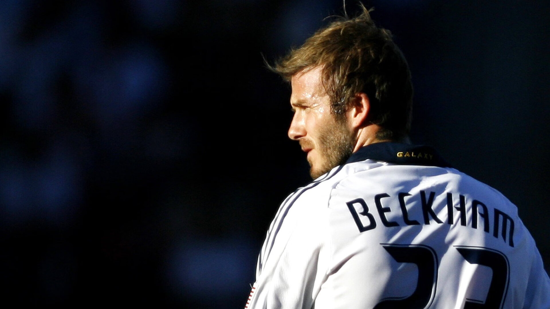 爱游戏平台-麦克沃伊蝶泳比赛再现无敌冲刺，麦克埃沃伊