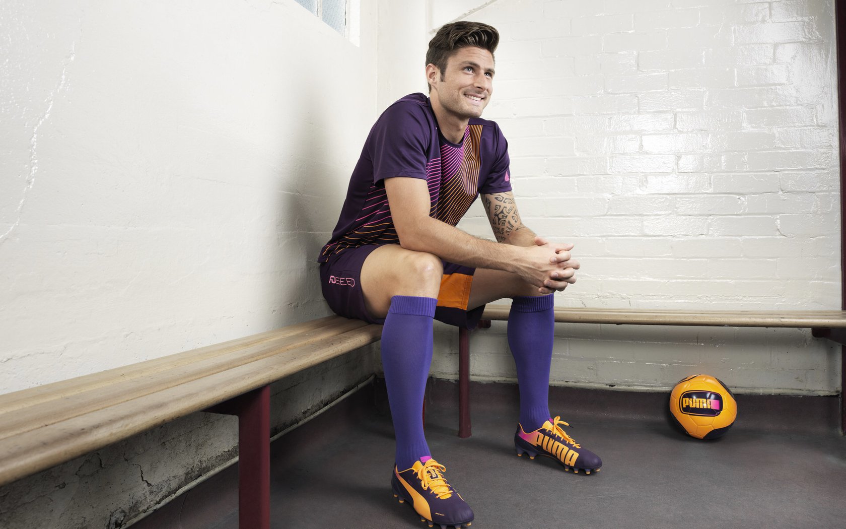 “豪车飙速：极致性能展现”，超级豪车