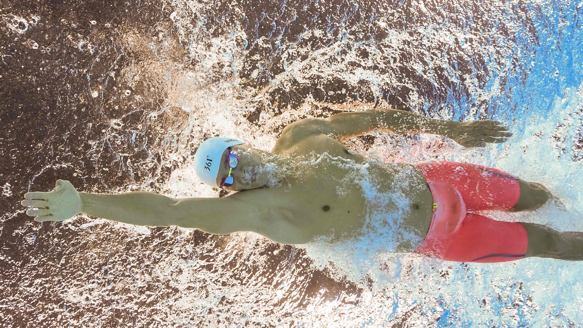 《女性电竞崛起：粉丝和选手共同撑起一个新局面》